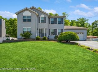 22 Sun Hollow Rd, Howell, NJ 07731