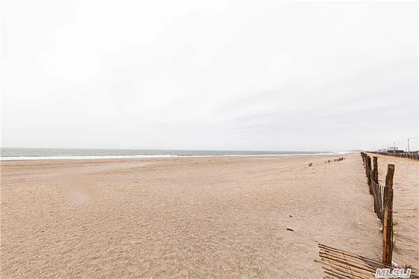 Sold by Century 21 American Homes | media 23