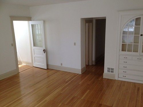 2nd image of 2410 E Park Pl