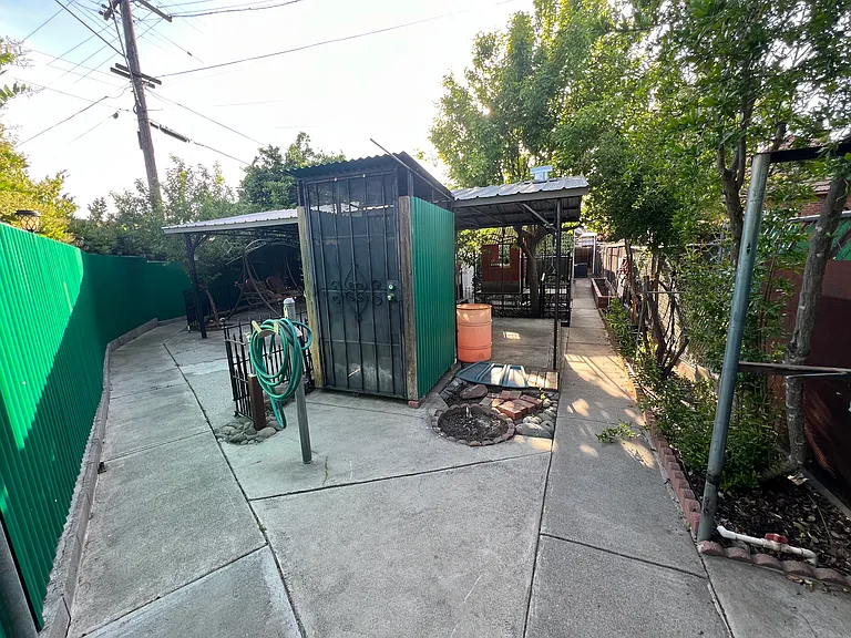 308 6th St #B — Photo 28