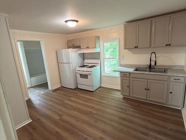 1623 Jones St — Photo 7