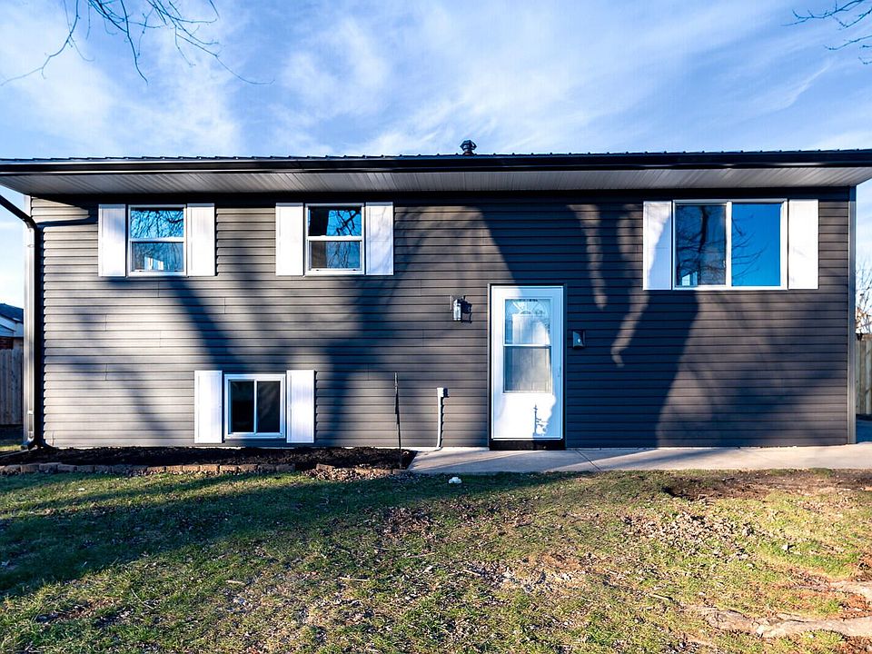 1st image of 1250 Frayne Dr