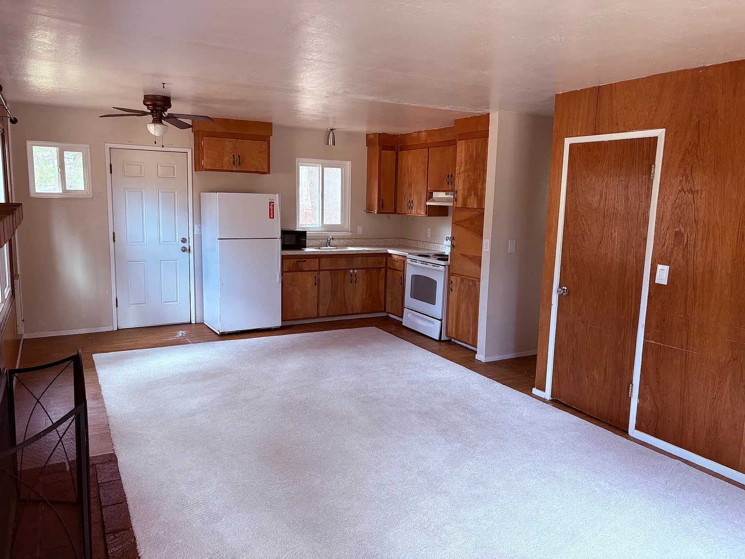 4 bed, 1284 sqft, $2,600 — Photo 3