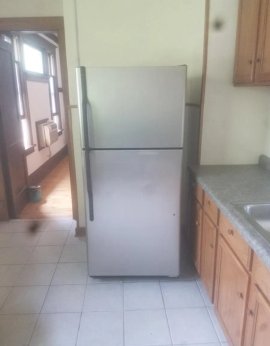 1 bed, 1100 sqft, $1,400 — Photo 2