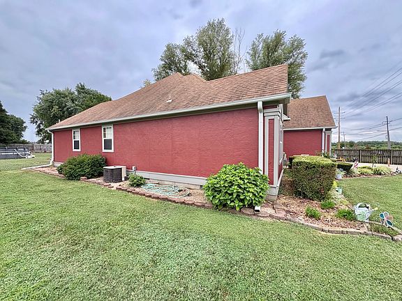 3rd image of 2310 Hazel Avenue