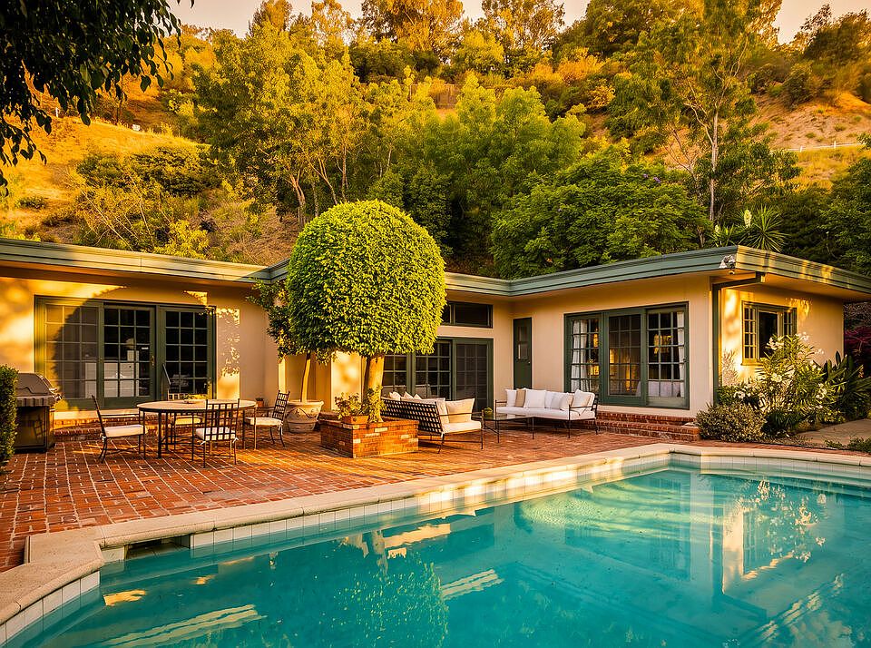 1st image of 10216 Cielo Dr