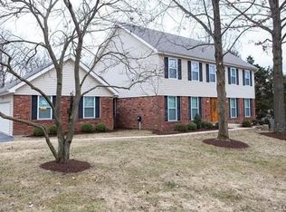 1668 Mason Knoll Rd, Saint Louis, MO 63131