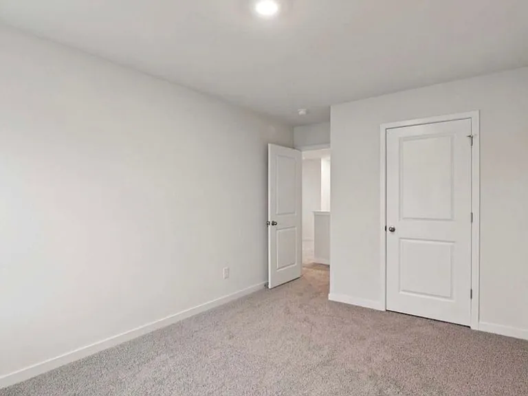 2130 10th St SE — Photo 11