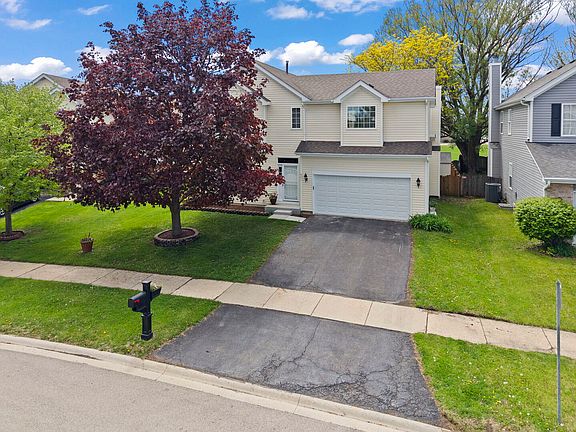 3rd image of 900 Chelsea Ct