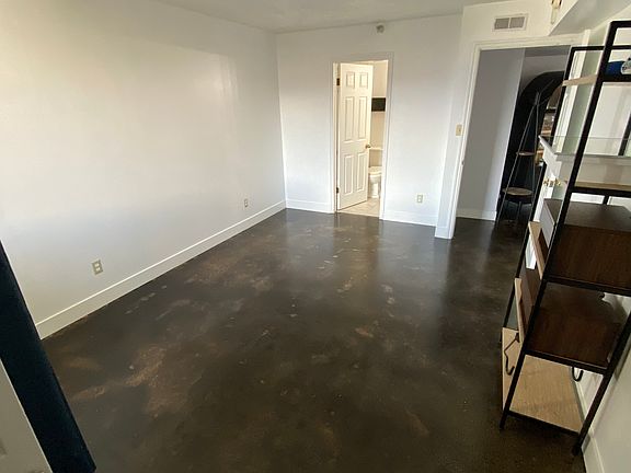 4th image of 230 E Broadway St #606