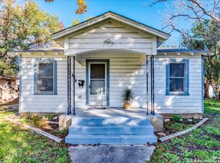 828 E Humphreys St, Seguin, TX 78155