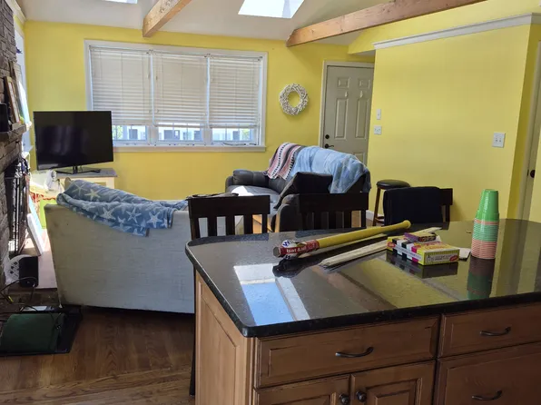 61 Hilltop Ave, Plymouth, MA 02360