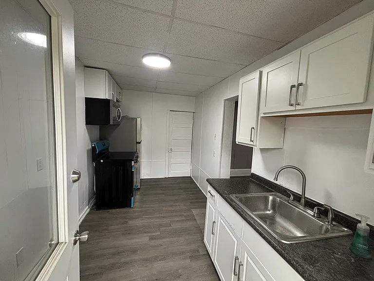 409 W Broad St #7 — Photo 2