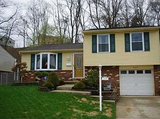 5218 Elmwood Dr, Pittsburgh, PA 15227