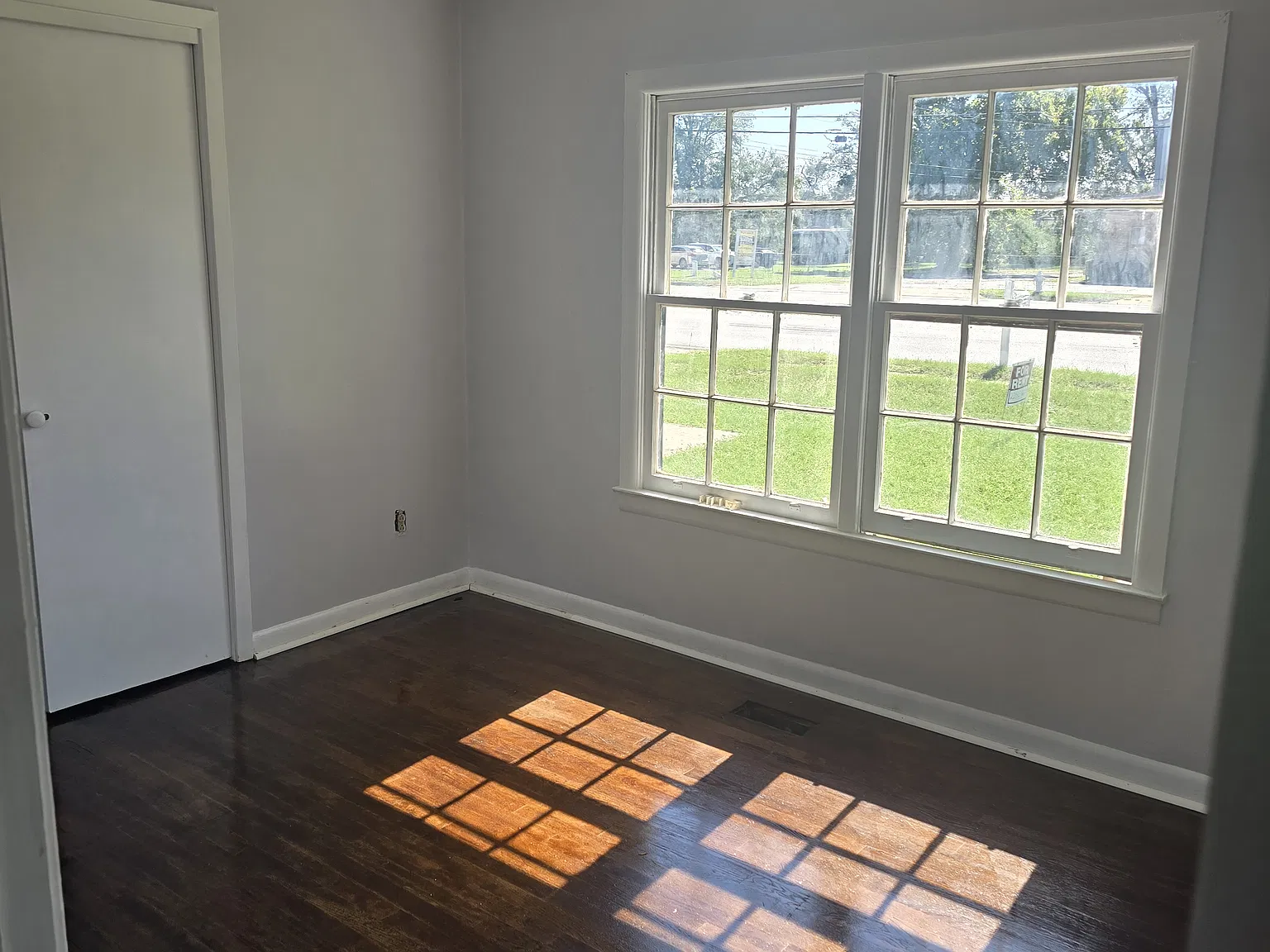 4 bed, 2000 sqft, $1,795 — Photo 3