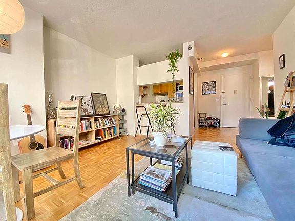 5th image of 4-74 48th Ave #3V