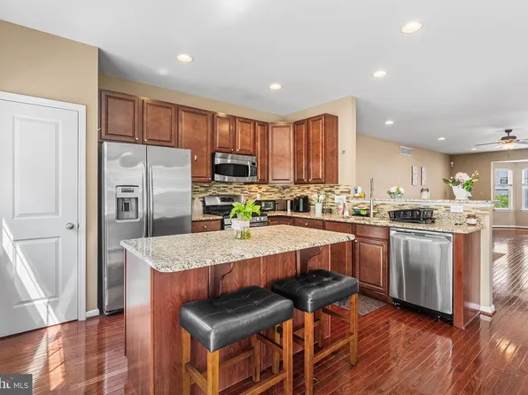 135 Winterberry Way, Woodbury, NJ 08096