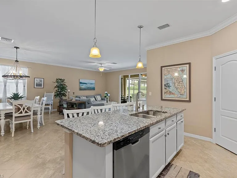 16148 Bonita Landing Cir — Photo 8