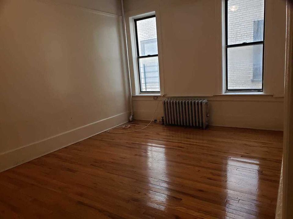 1st image of 225 Parkside Ave APT 2O