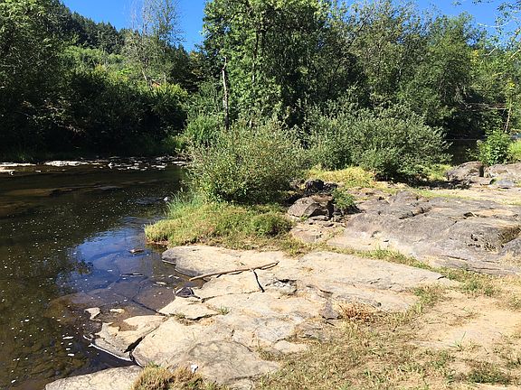 Lake Creek River