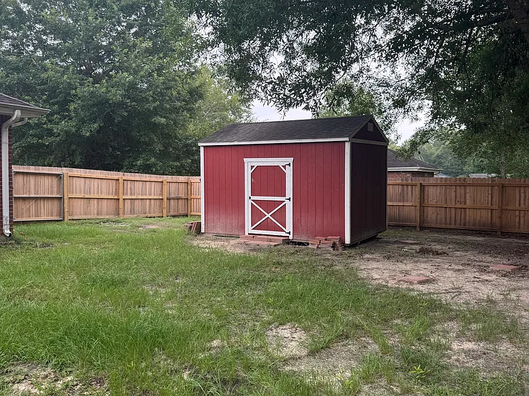 1050 Gage Dr — Photo 38
