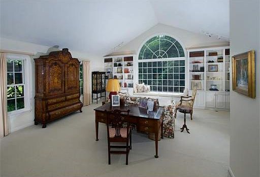 5th image of 42 Woodbury St