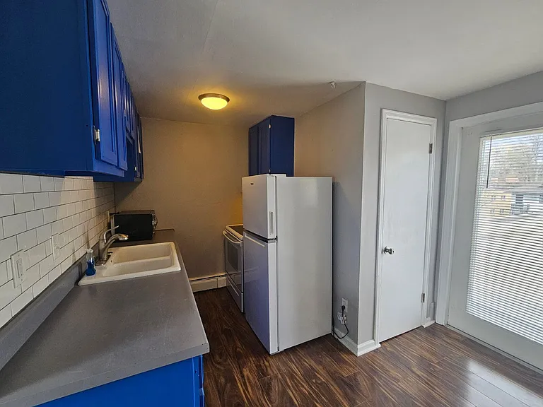 1140 N Downing St #401 — Photo 3