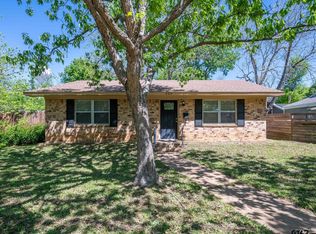 503 E Calvert St, Troup, TX 75789