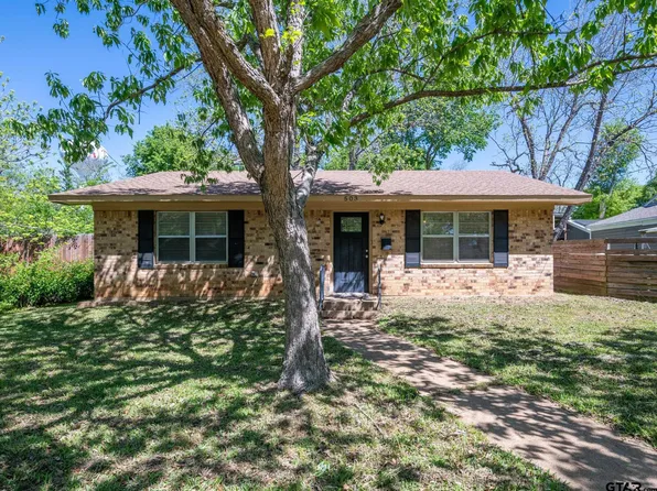 503 E Calvert St, Troup, TX 75789