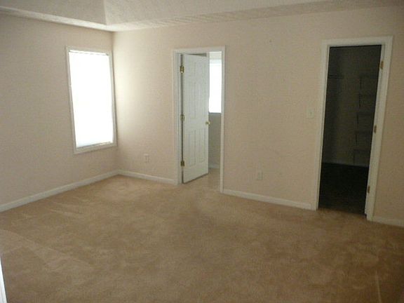 5th image of 5640 Chinook Ct #1