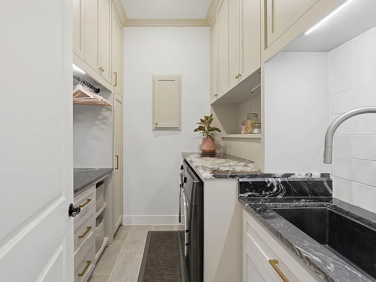 8135 Allston Village Trl — Photo 32