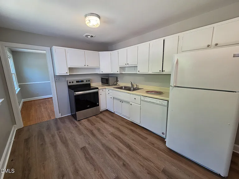 3428 Wade Ave — Photo 21