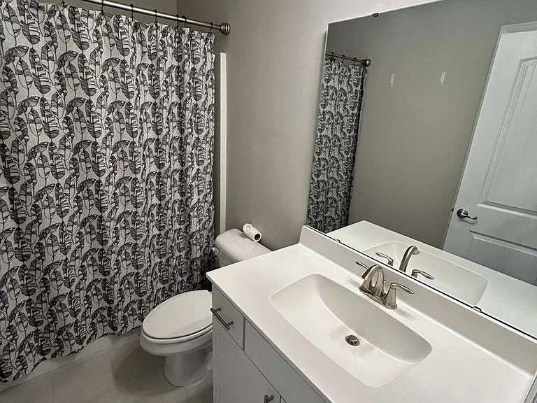585 Oyster Dr — Photo 9