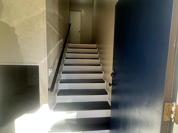 3rd image of 1329 N Fairmont Ave #1329