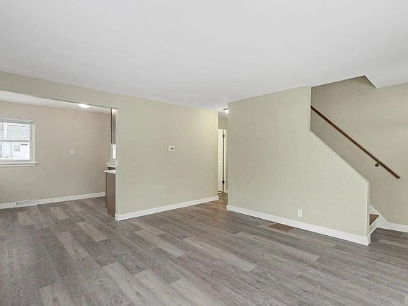 4th image of 1031 Good Pl