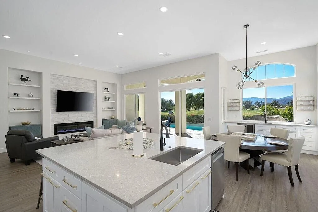 3 bed, 3.5 bath, 2880 sqft, $9,900 — Photo 1