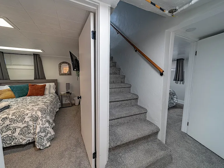 119 N 200 E — Photo 46