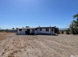 13 W Ward Ln, Yerington, NV 89447