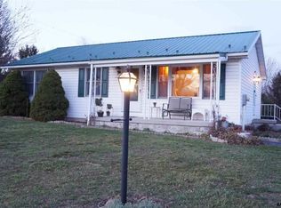 221 Billerbeck St, New Oxford, PA 17350