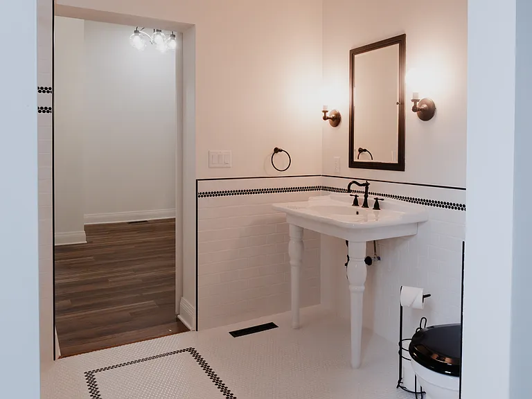 1413 Columbia St #1 — Photo 12