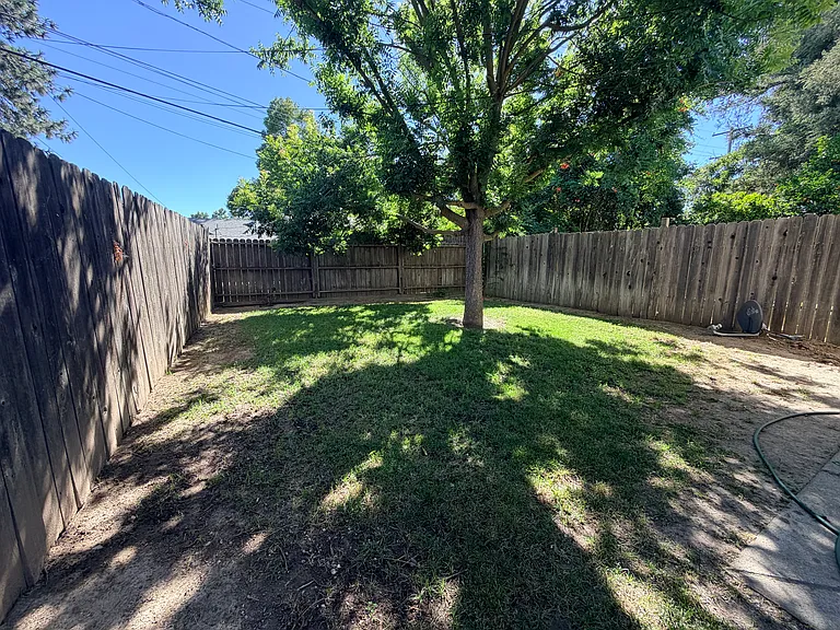 502 Michigan Blvd — Photo 30