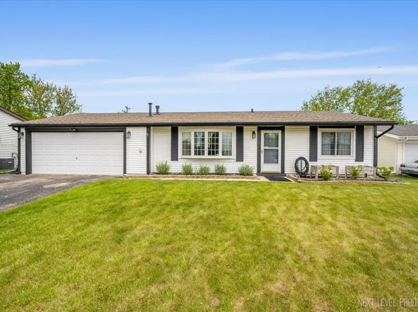 2009 Chaplin Ct, Hanover Park, IL 60133