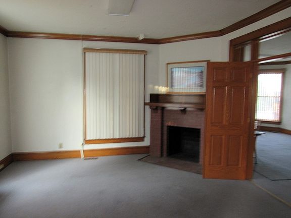 4th image of 311 W Park Dr