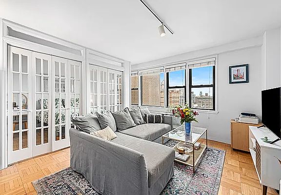 2nd image of 201 E 21st St APT 16H