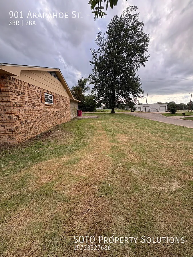 Newly Updated, Small Pet-Friendly 3BD/2BA Duplex Near Alan Wire in Sikeston, MO — Photo 2