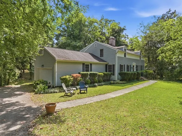 204 Grayson Rd, Signal Mountain, TN 37377