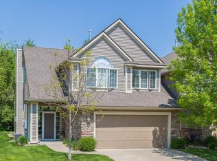 12599 Diamond Ridge Ct, Clive, IA 50325