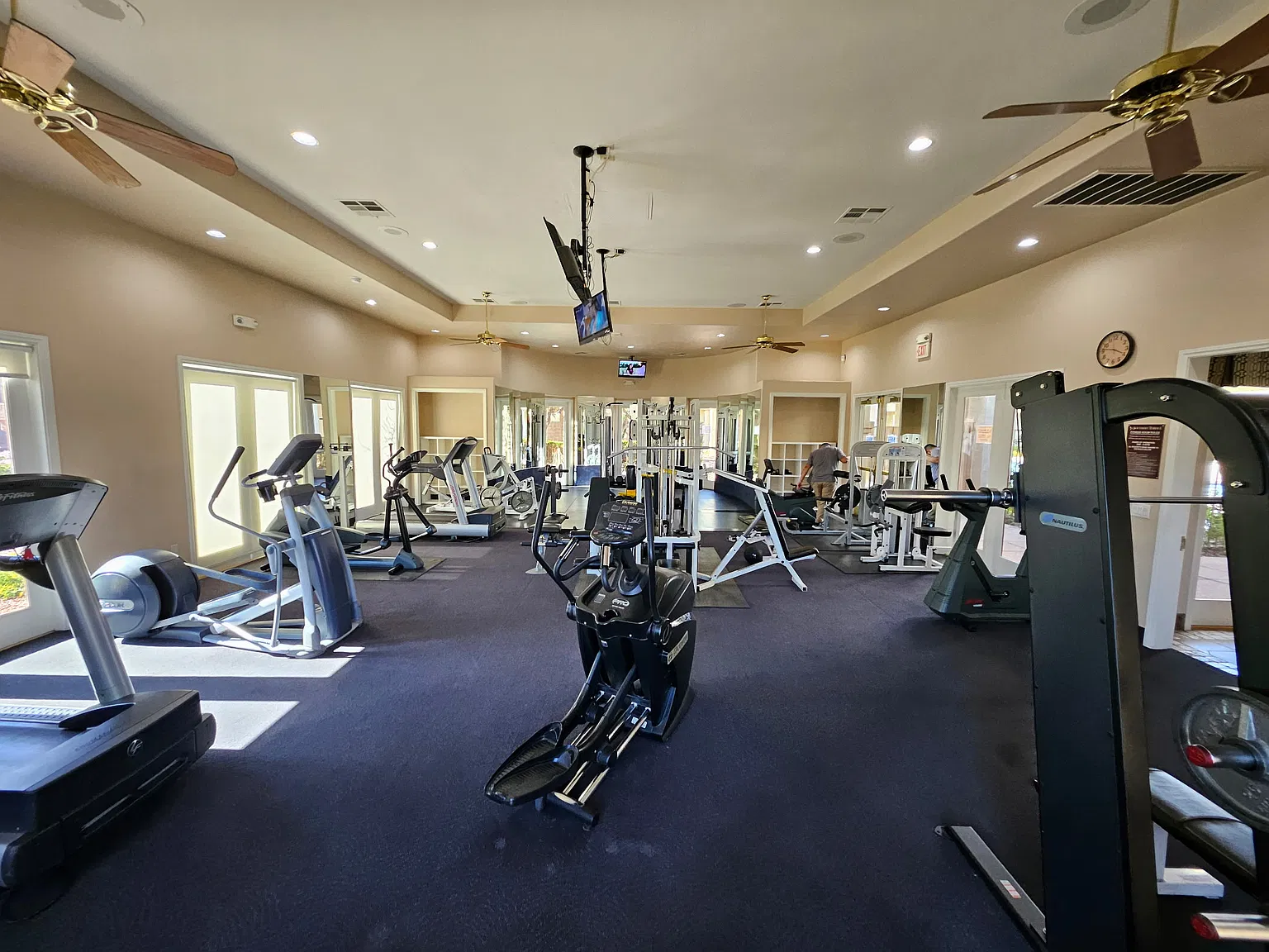 4 bed, 2.5 bath, 1672 sqft, $2,450 — Photo 4