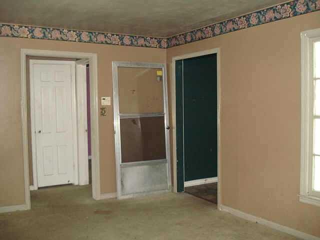 2nd image of 1947 N Winfield Ave