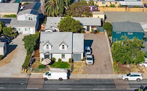 3rd image of 653 Avocado Ave